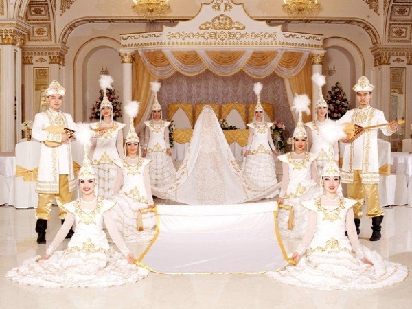 Свадьба - первый танец молодоженов. Студия танца в Алматы